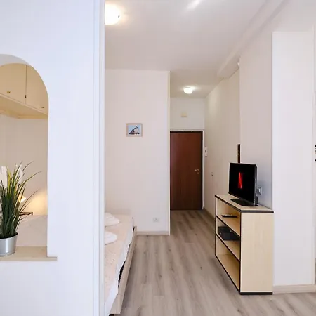 Apartment Tuscolana Blu - Grazioso Monolocale Rom